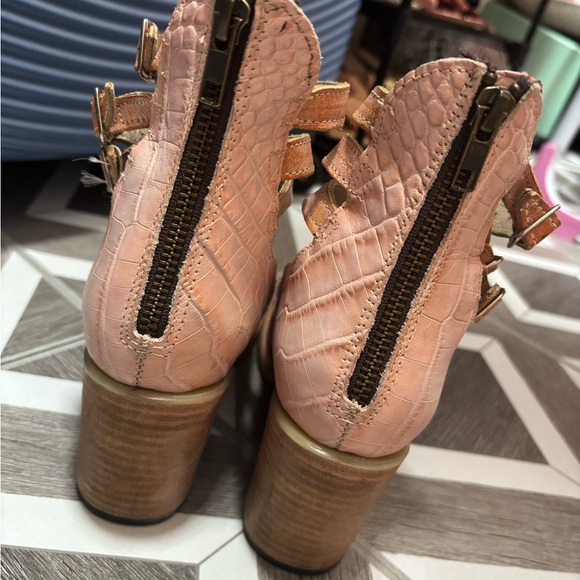 Freebird by Steven Pink Croc-Embossed Heels - Picture 4 of 6